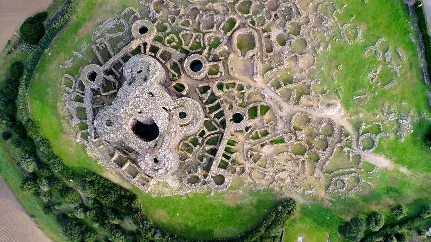 Nuraghe, monument typique de la Sardaigne